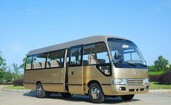 敦煌小團包車旅游：豐田考斯特包車，敦煌旅游中巴大巴車型