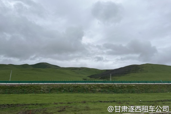我們想包車去哈達鋪紅軍長征紀念館，值得看嗎？  
