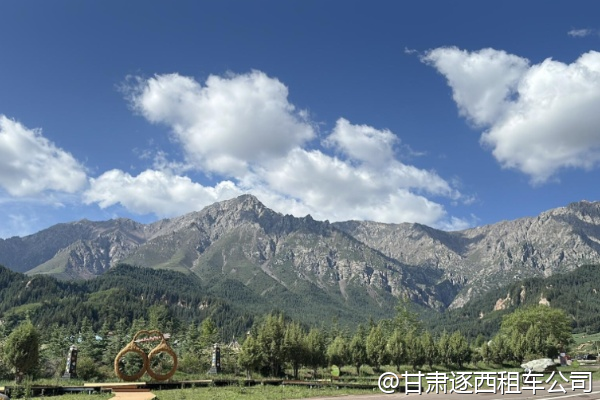 從蘭州包車到官鵝溝，路好走嗎？  